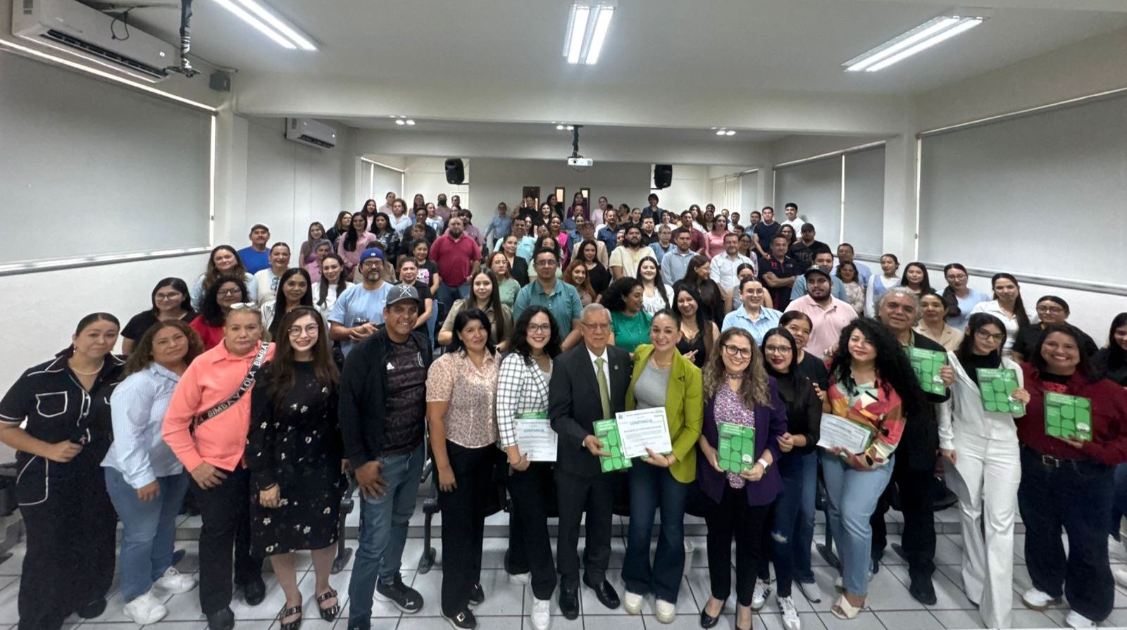  Presentación de libro Investigar Contextos Educativos